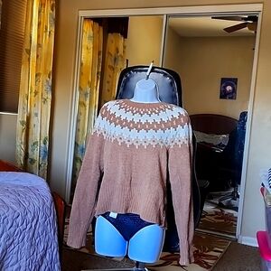 Women's sweater..size M very good condition